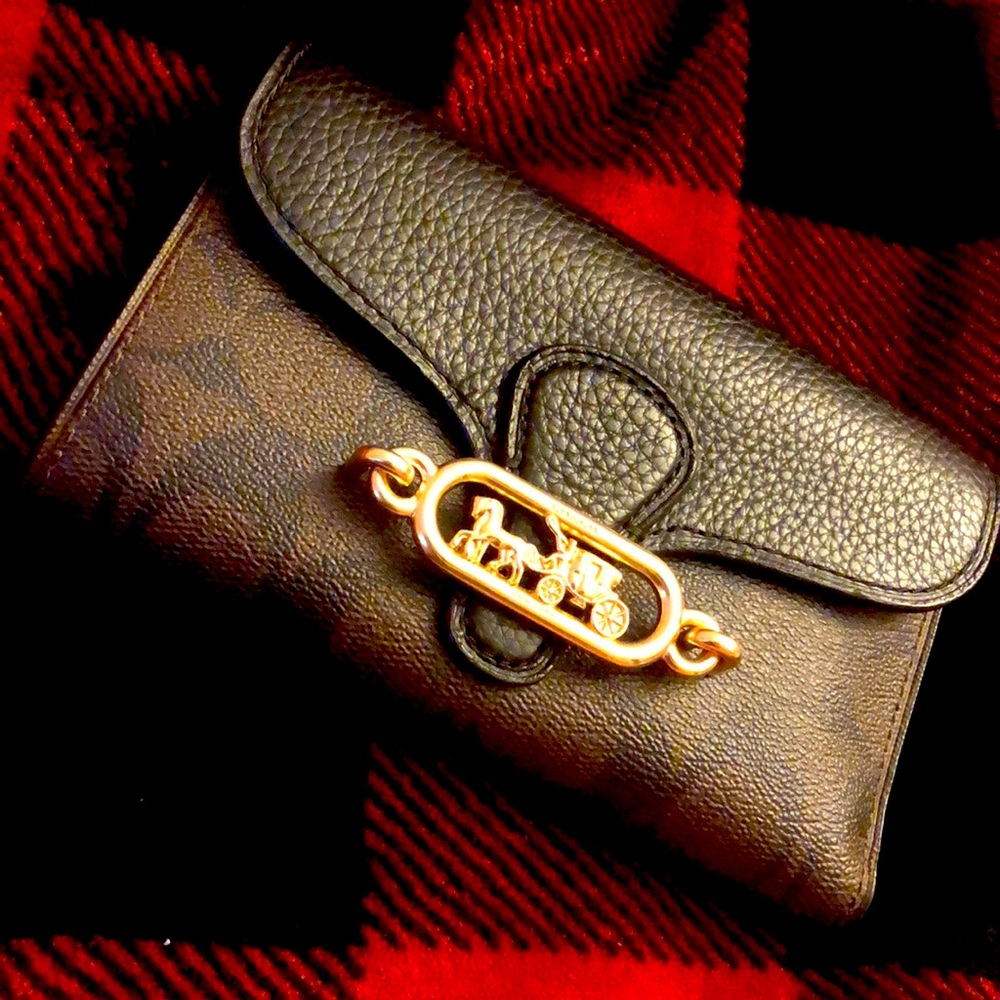 Coach wallet logo